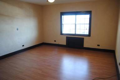 Main picture of 914 1st Ave