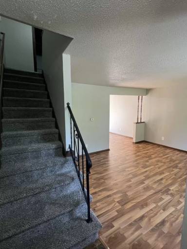 Main picture of 33 E Pleasant View Dr