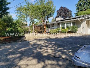 Main picture of 1675 Mistletoe St