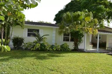 Main picture of 3184 SE Banyan St