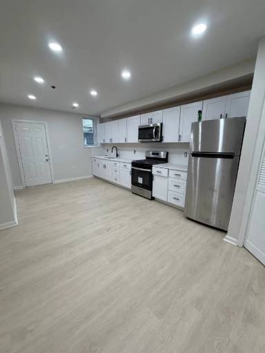 Main picture of 167 N Grove St