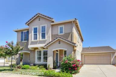 Main picture of 712 Moore Way