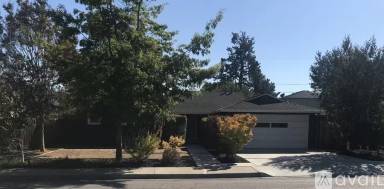 Main picture of 983 Sladky Ave