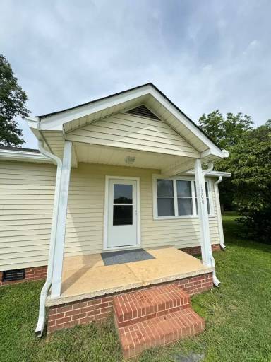 Main picture of 1300 N Lentz Harness Shop Rd