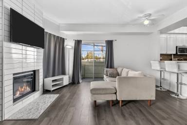 Main picture of 22809 Del Valle St