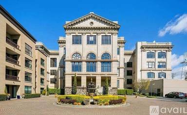 Main picture of Queen Anne High School Condos