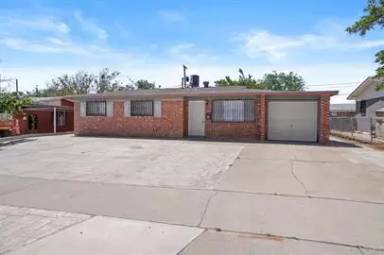Main picture of 4908 Royal Dr