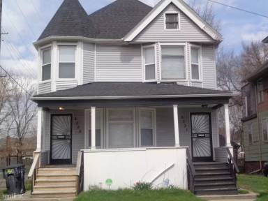 Main picture of 6329 E Canfield St