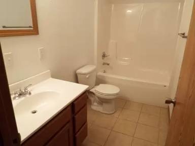 Main picture of 1700 Easy St