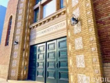 Main picture of 1337 N Madison St