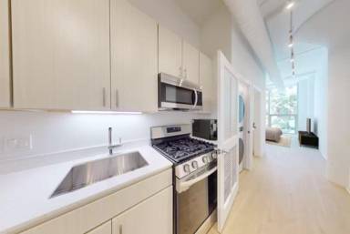 Main picture of 701 S Clark St