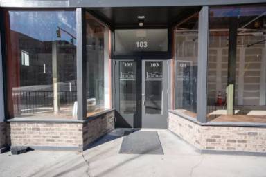 Main picture of 103 N 1st St