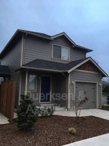 Main picture of 1806 College St