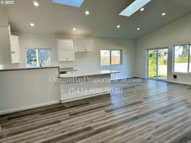 Main picture of 1656 Coos River Hwy