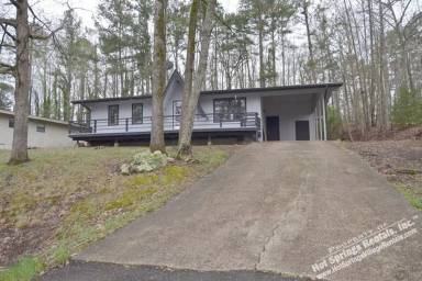 Main picture of 8 Magda Ln