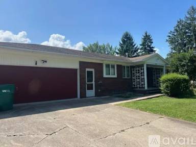 Main picture of 10 Cross Creek Ln