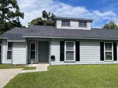 Main picture of 133 Village Cir
