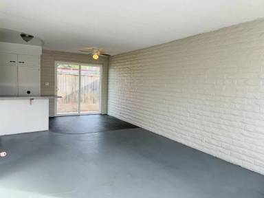 Main picture of 315-319 E Blacklidge Dr Apartments
