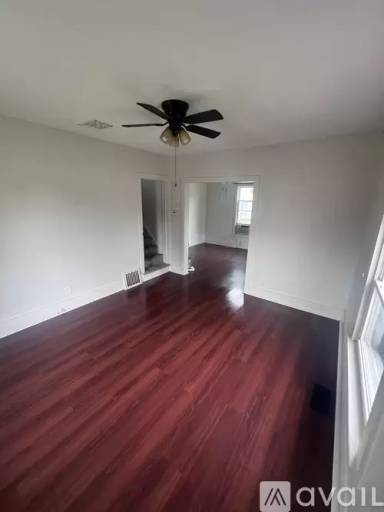 Main picture of 926 N Center St