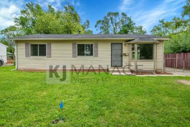 Main picture of 1391 Harry St
