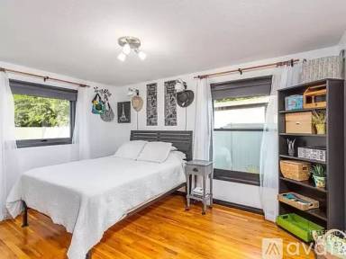 Main picture of 1919 W Suncrest Dr