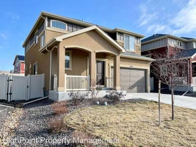 Main picture of 967 Auburn Dr