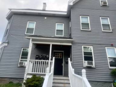 Main picture of 240 Crescent St