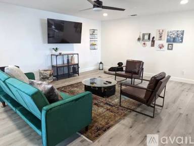 Main picture of 3645 4th Ave