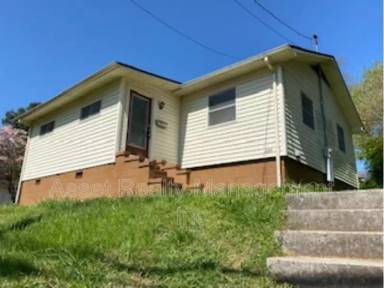 Main picture of 150 Outer Dr