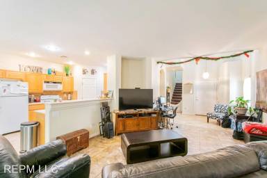 Main picture of 8917 Tom Noon Ave