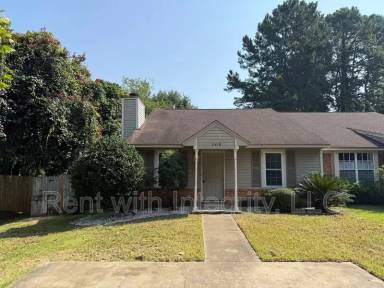 Main picture of 2418 Ian Dr