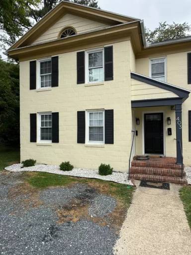 Main picture of 403 S Washington St