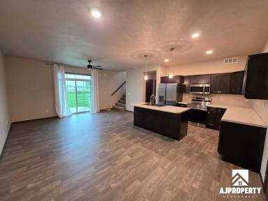 Main picture of 2542 E Meadowside Pl