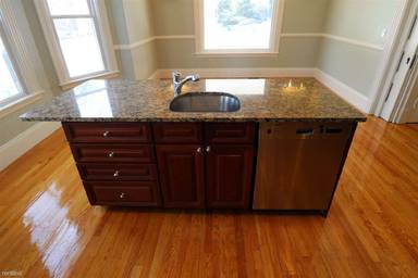 Main picture of 169 Hunnewell Ave