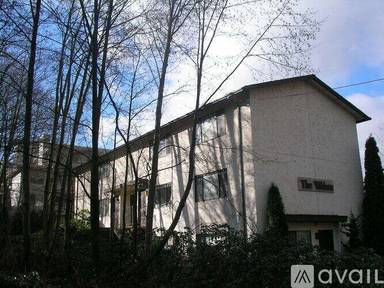 Main picture of 525 NE 104th St