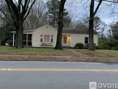 Main picture of 723 S Main St