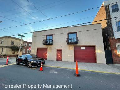 Main picture of 901 Cantrell St