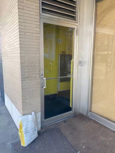 Main picture of 135 N Hanover St