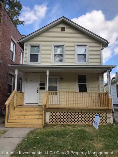 Main picture of 608 1/2 E Monroe St