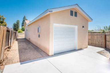 Main picture of 5409 Rose Ave