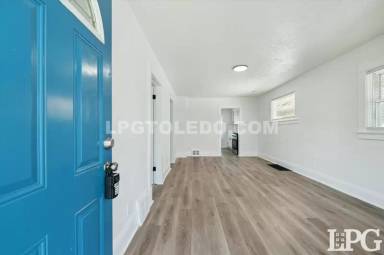 Main picture of 1952 Fairfax Rd