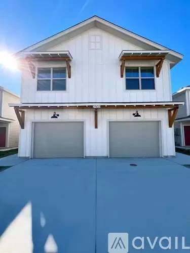 Main picture of 2503 Lynwood Bnd