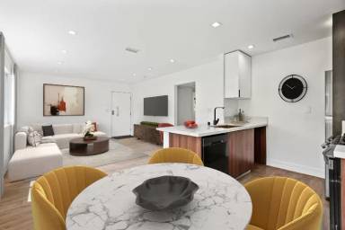 Main picture of 701 N Hill Pl