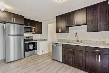 Main picture of 852 1/2 W Nickerson St