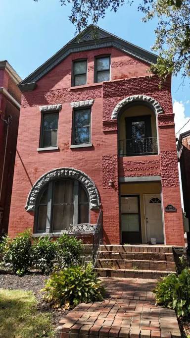 Main picture of 1376 S 2nd St