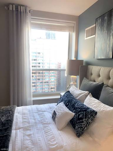 Main picture of 850 Lake Shore Drive