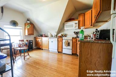 Main picture of 10 Greylock Rd