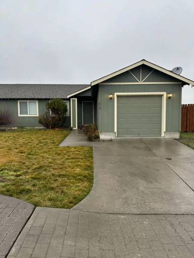 Main picture of 838 SE Maui Ln