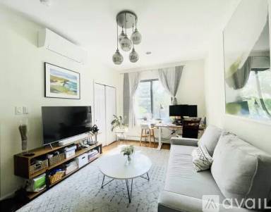 Main picture of 608 Lorimer St
