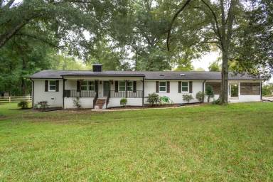 Main picture of 3305 Olive Chapel Rd